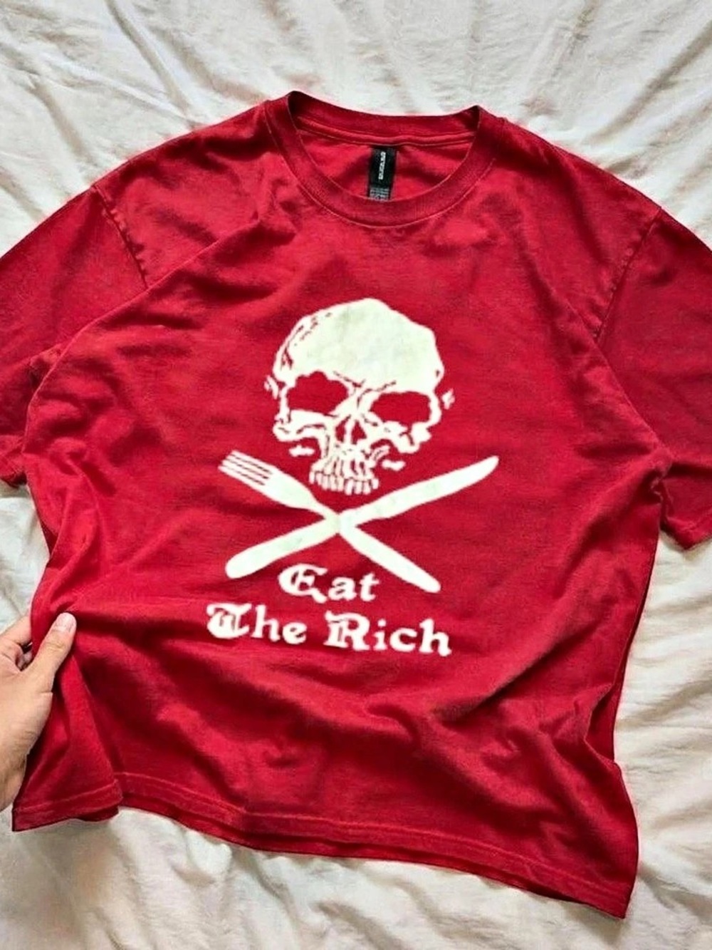 Graphic Short Sleeve Tee in Red